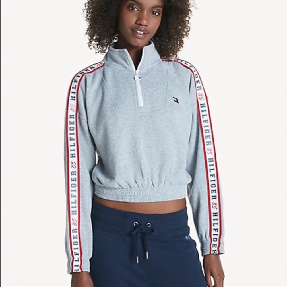 Tommy Hilfiger crop sweater